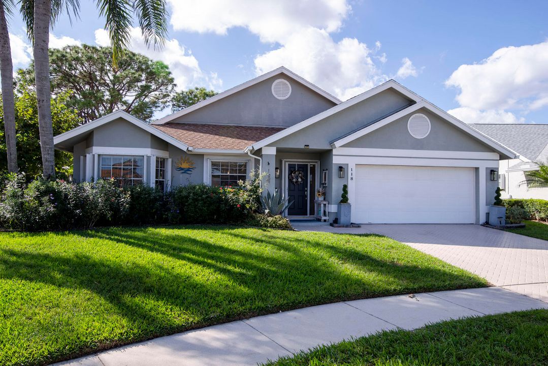 For Sale: $725,000 (3 beds, 2 baths, 1580 Square Feet)