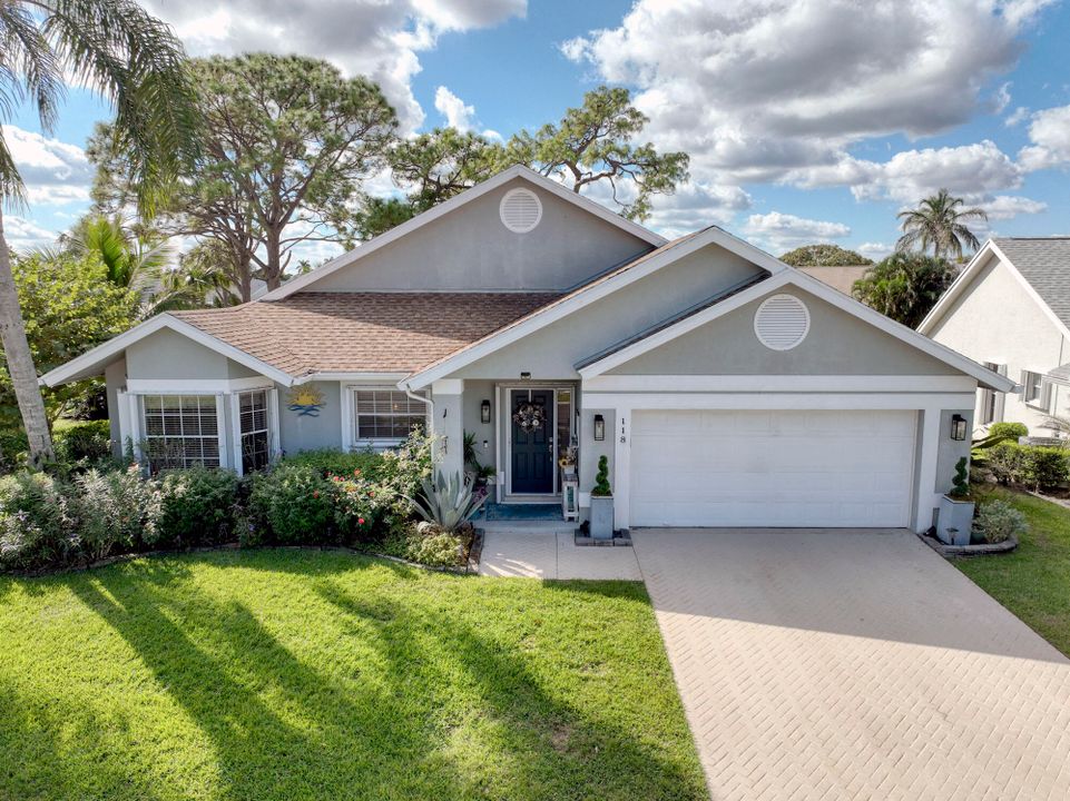 For Sale: $725,000 (3 beds, 2 baths, 1580 Square Feet)