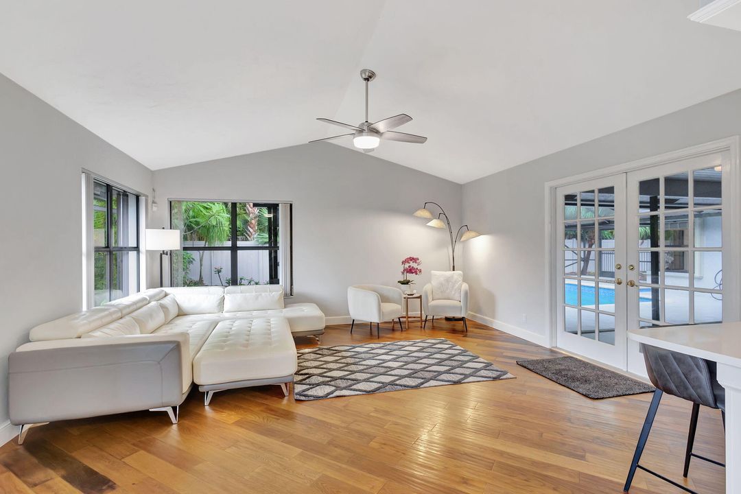 For Sale: $895,000 (4 beds, 2 baths, 2653 Square Feet)