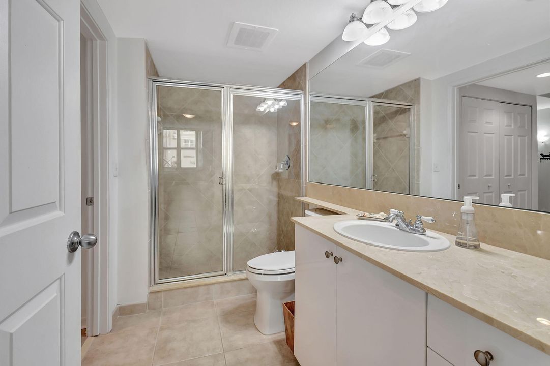 For Sale: $475,000 (2 beds, 2 baths, 1206 Square Feet)