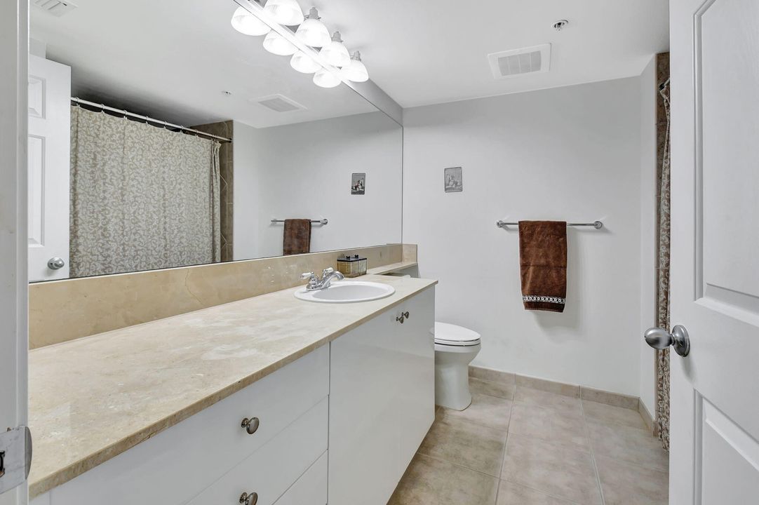 For Sale: $475,000 (2 beds, 2 baths, 1206 Square Feet)