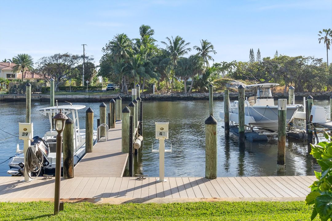 For Sale: $895,000 (3 beds, 2 baths, 1542 Square Feet)