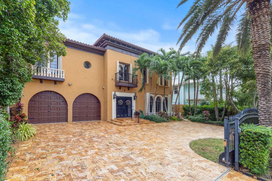 For Sale: $5,500,000 (5 beds, 4 baths, 5430 Square Feet)