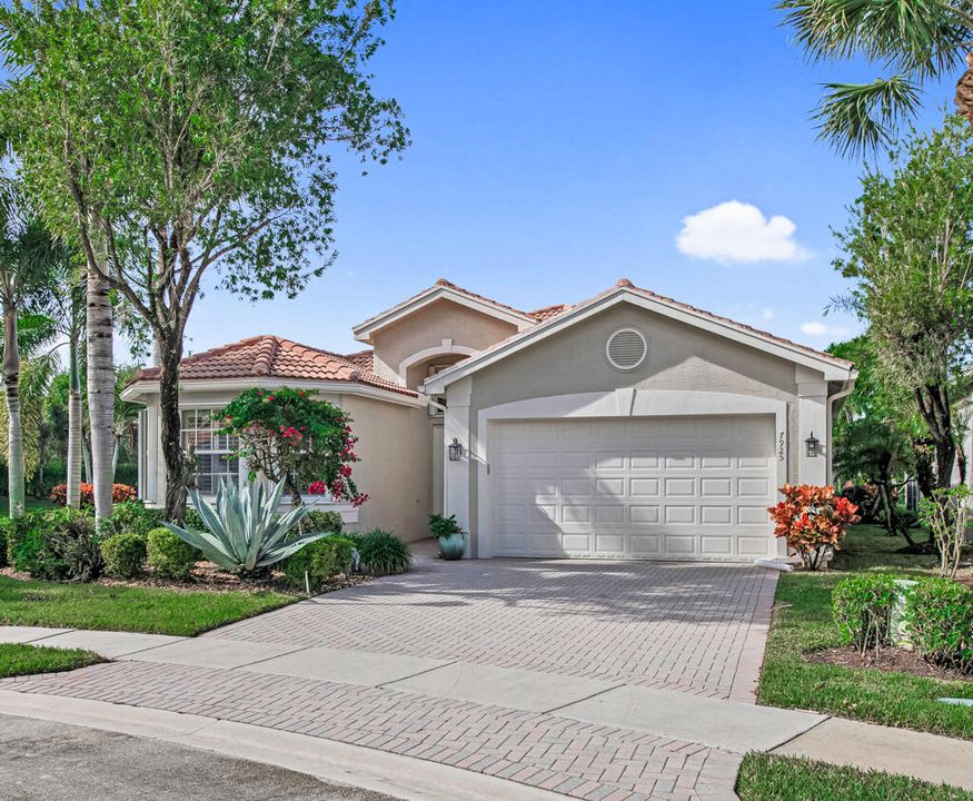 For Sale: $669,000 (3 beds, 2 baths, 2347 Square Feet)