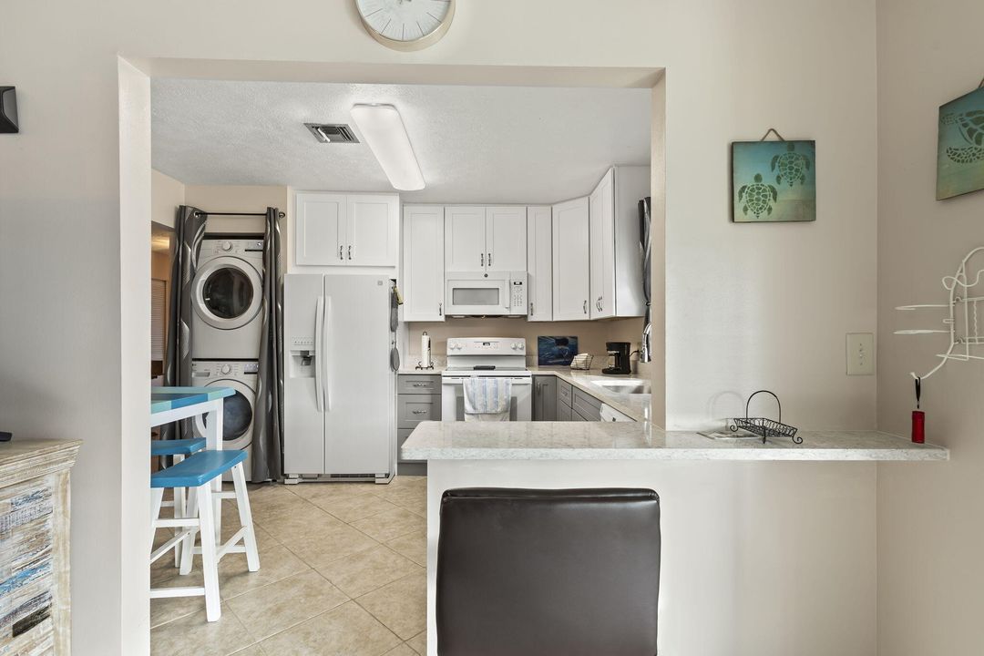 For Sale: $165,000 (2 beds, 2 baths, 1280 Square Feet)