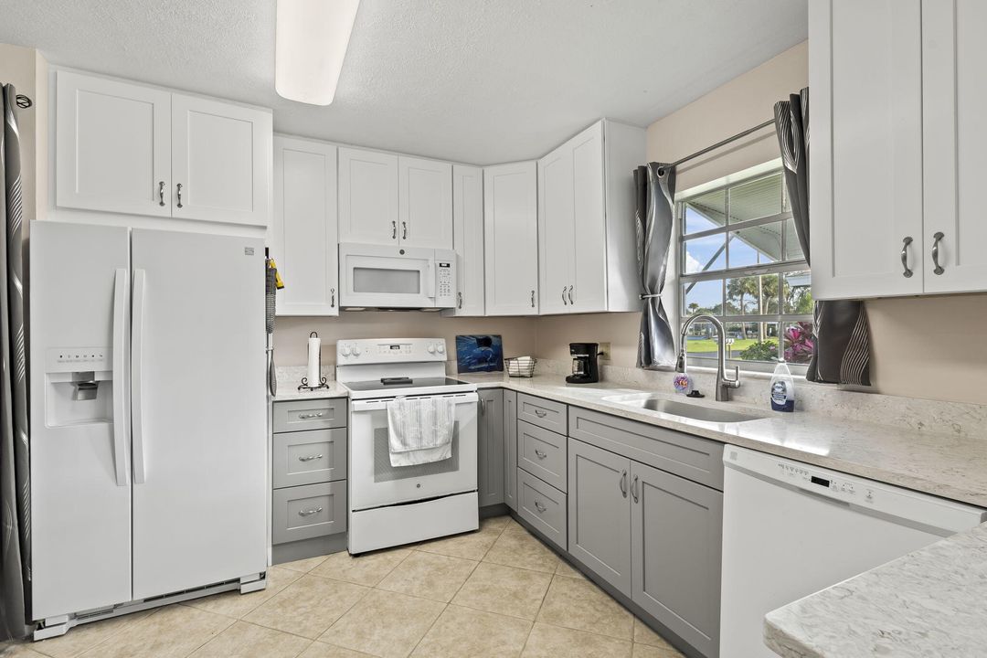 For Sale: $165,000 (2 beds, 2 baths, 1280 Square Feet)