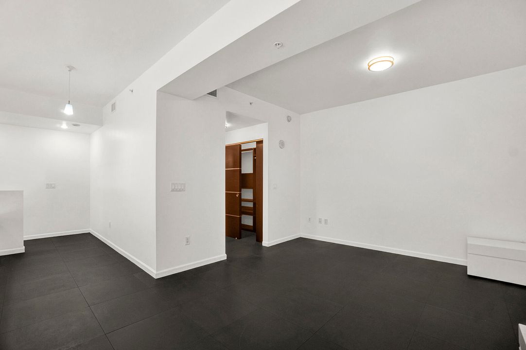 En Venta: $700,000 (1 camas, 1 baños, 1411 Pies cuadrados)