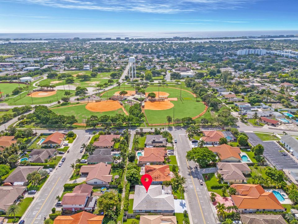 For Sale: $620,000 (3 beds, 2 baths, 2638 Square Feet)