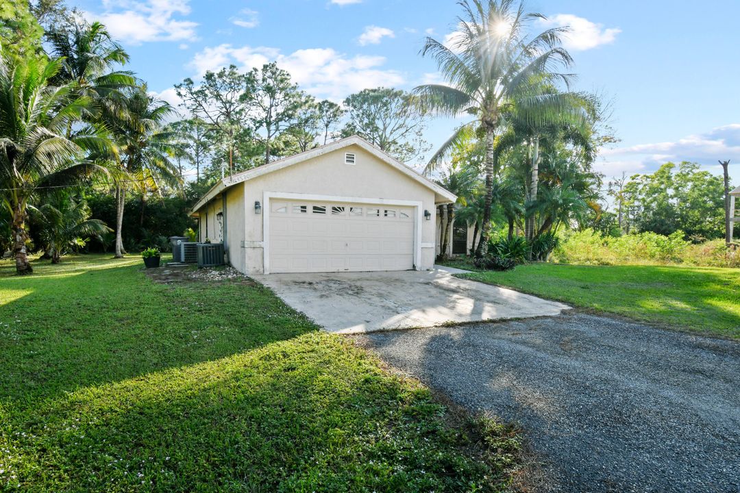 For Sale: $569,000 (3 beds, 2 baths, 1394 Square Feet)