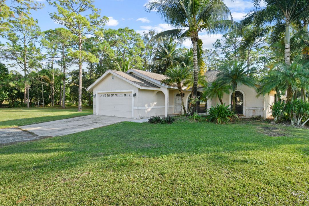 For Sale: $569,000 (3 beds, 2 baths, 1394 Square Feet)