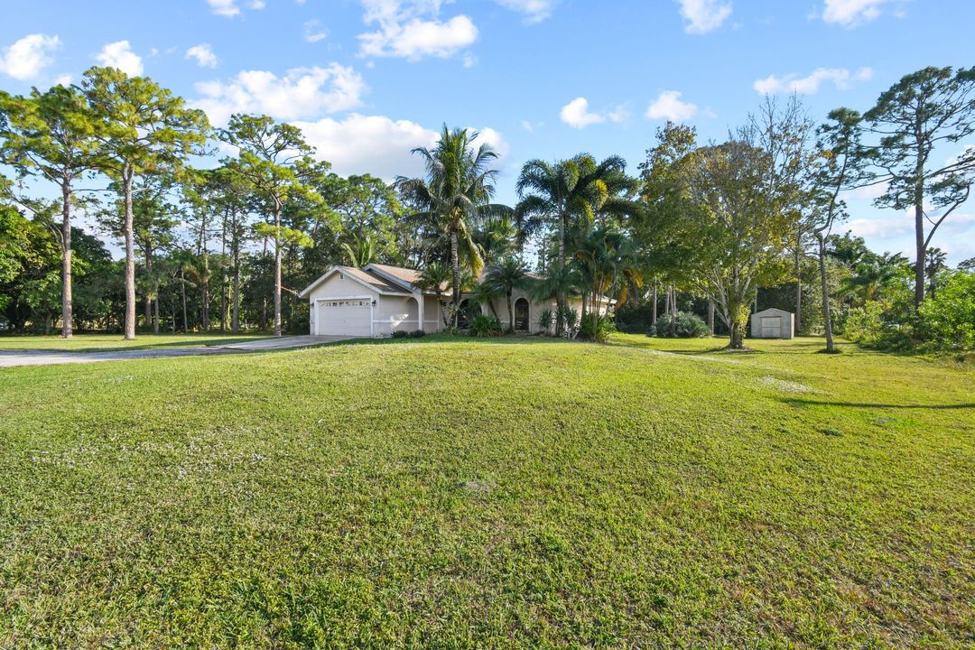 For Sale: $569,000 (3 beds, 2 baths, 1394 Square Feet)