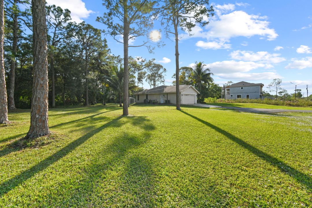 For Sale: $569,000 (3 beds, 2 baths, 1394 Square Feet)