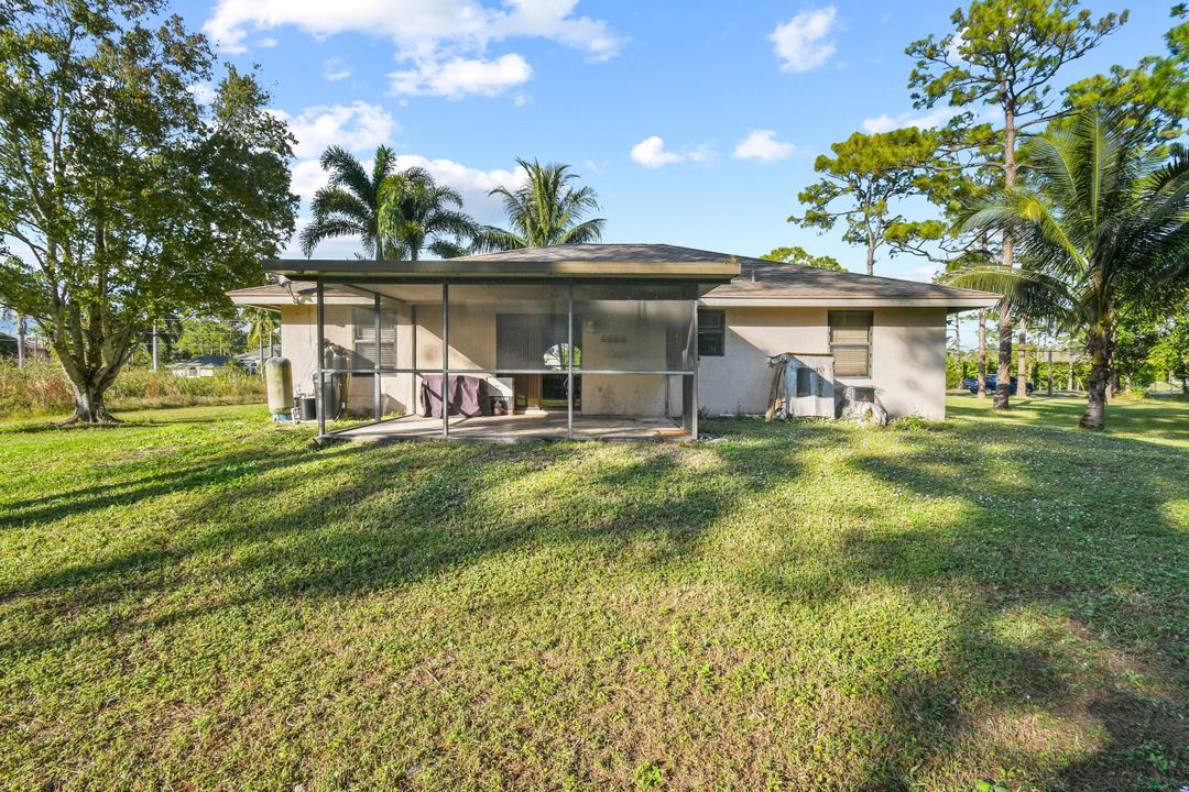 For Sale: $569,000 (3 beds, 2 baths, 1394 Square Feet)