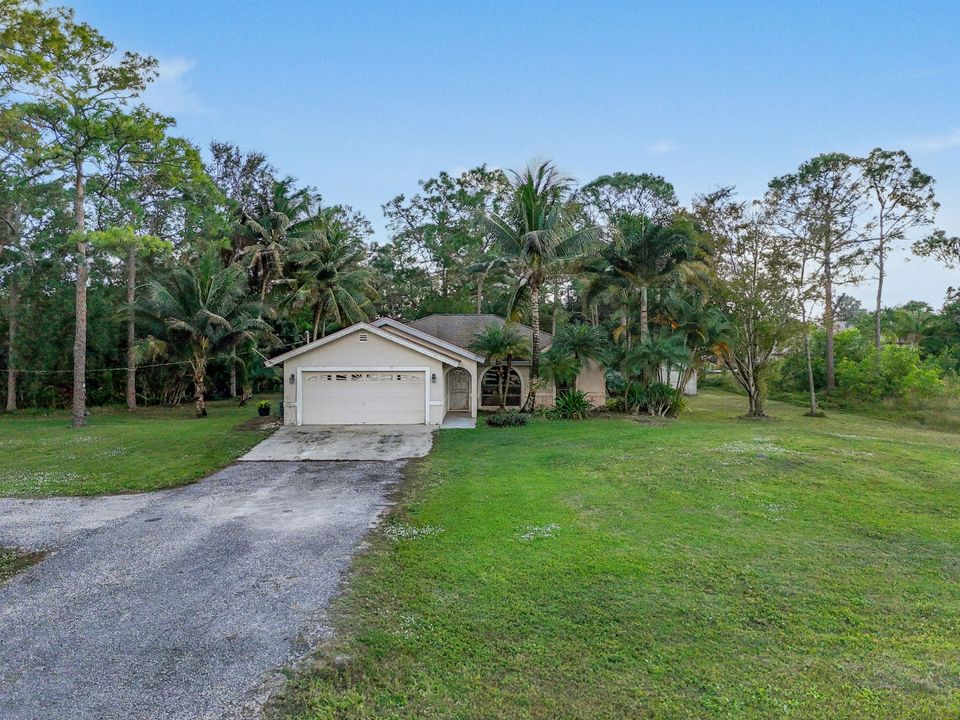 For Sale: $569,000 (3 beds, 2 baths, 1394 Square Feet)