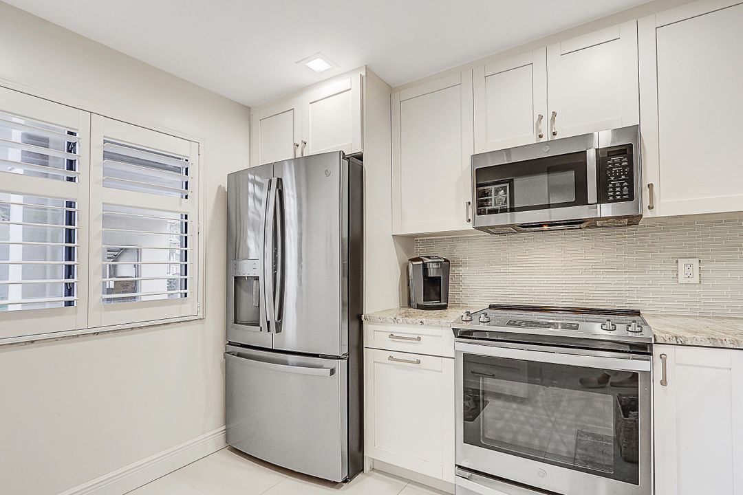 For Sale: $760,000 (2 beds, 2 baths, 1385 Square Feet)