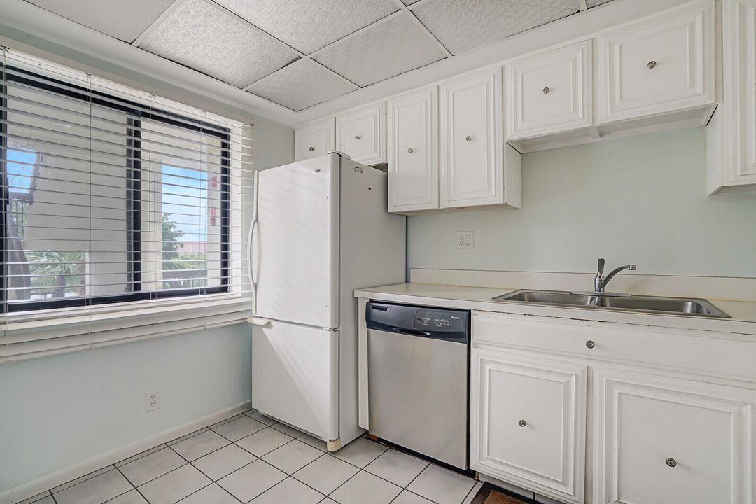 For Sale: $247,500 (2 beds, 2 baths, 1034 Square Feet)