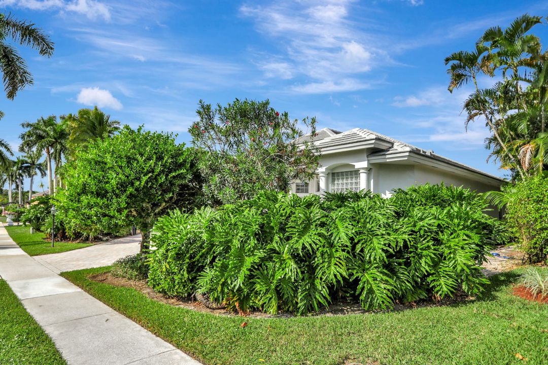 For Sale: $1,600,000 (4 beds, 3 baths, 3468 Square Feet)