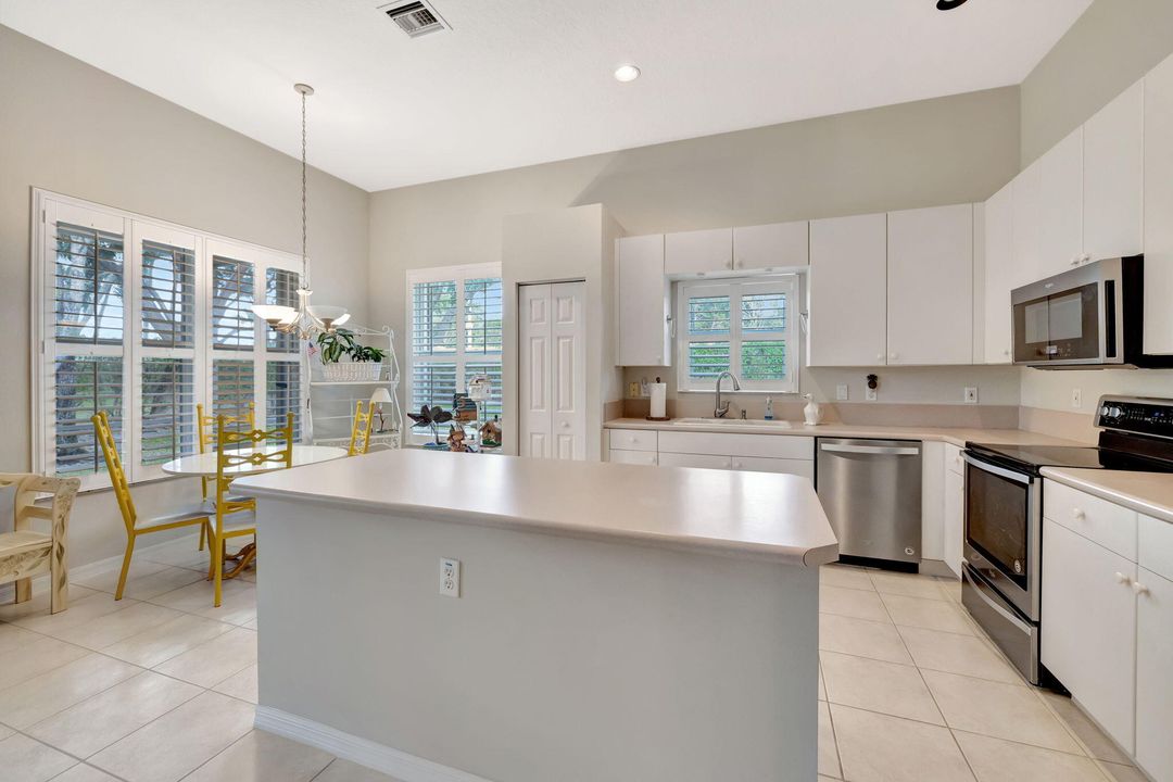 For Sale: $500,000 (3 beds, 2 baths, 2098 Square Feet)