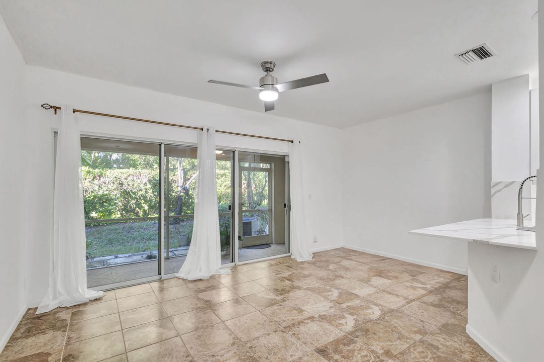 For Sale: $354,900 (2 beds, 2 baths, 1202 Square Feet)