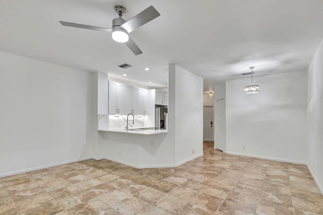 For Sale: $354,900 (2 beds, 2 baths, 1202 Square Feet)