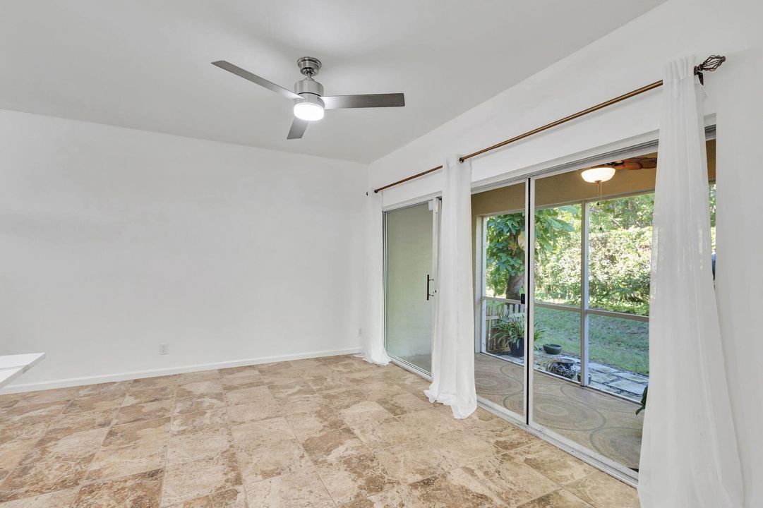 For Sale: $354,900 (2 beds, 2 baths, 1202 Square Feet)