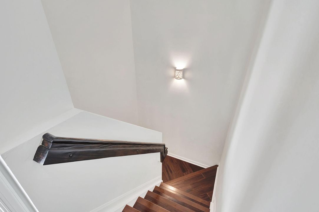 For Sale: $354,900 (2 beds, 2 baths, 1202 Square Feet)