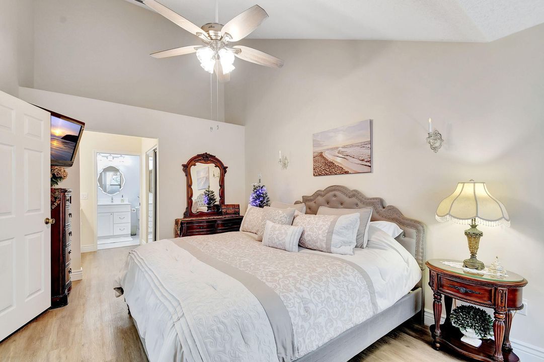 For Sale: $385,000 (2 beds, 2 baths, 1418 Square Feet)