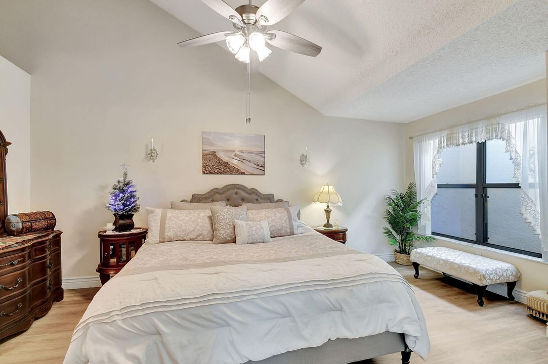 For Sale: $385,000 (2 beds, 2 baths, 1418 Square Feet)