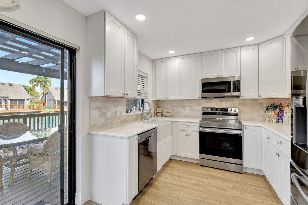 For Sale: $385,000 (2 beds, 2 baths, 1418 Square Feet)