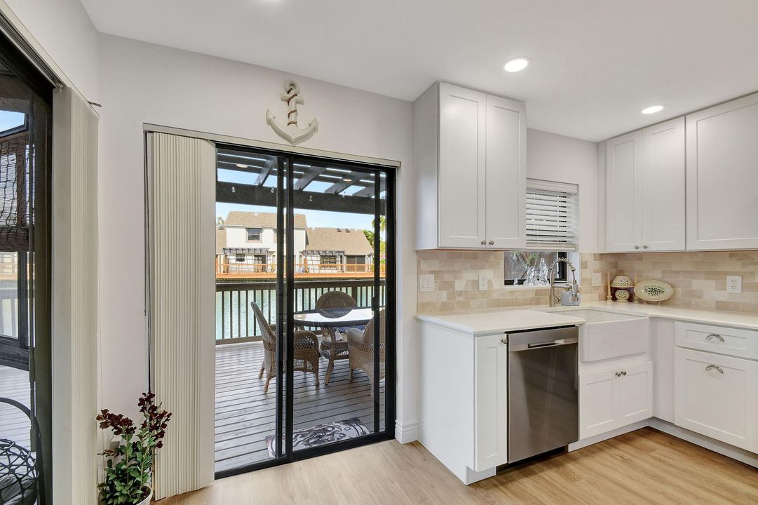 For Sale: $385,000 (2 beds, 2 baths, 1418 Square Feet)