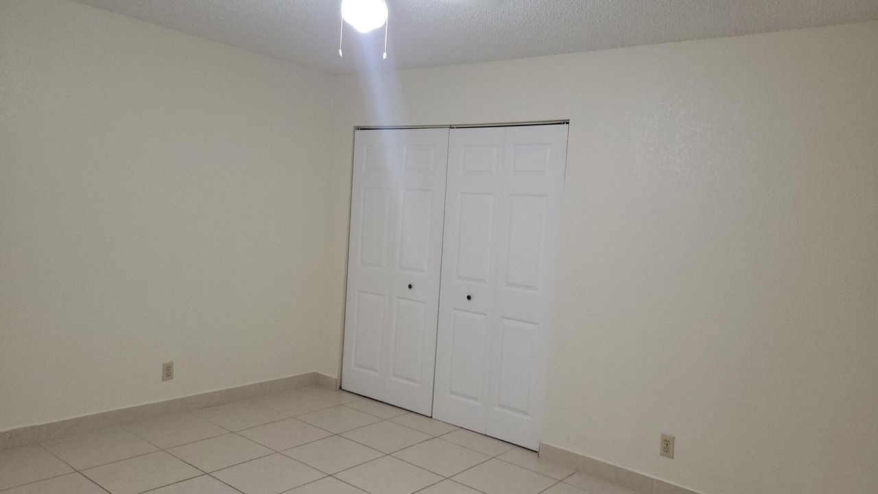 Active With Contract: $2,750 (2 beds, 2 baths, 1176 Square Feet)