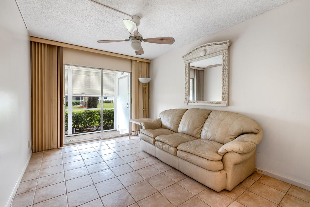 For Sale: $130,000 (2 beds, 2 baths, 819 Square Feet)