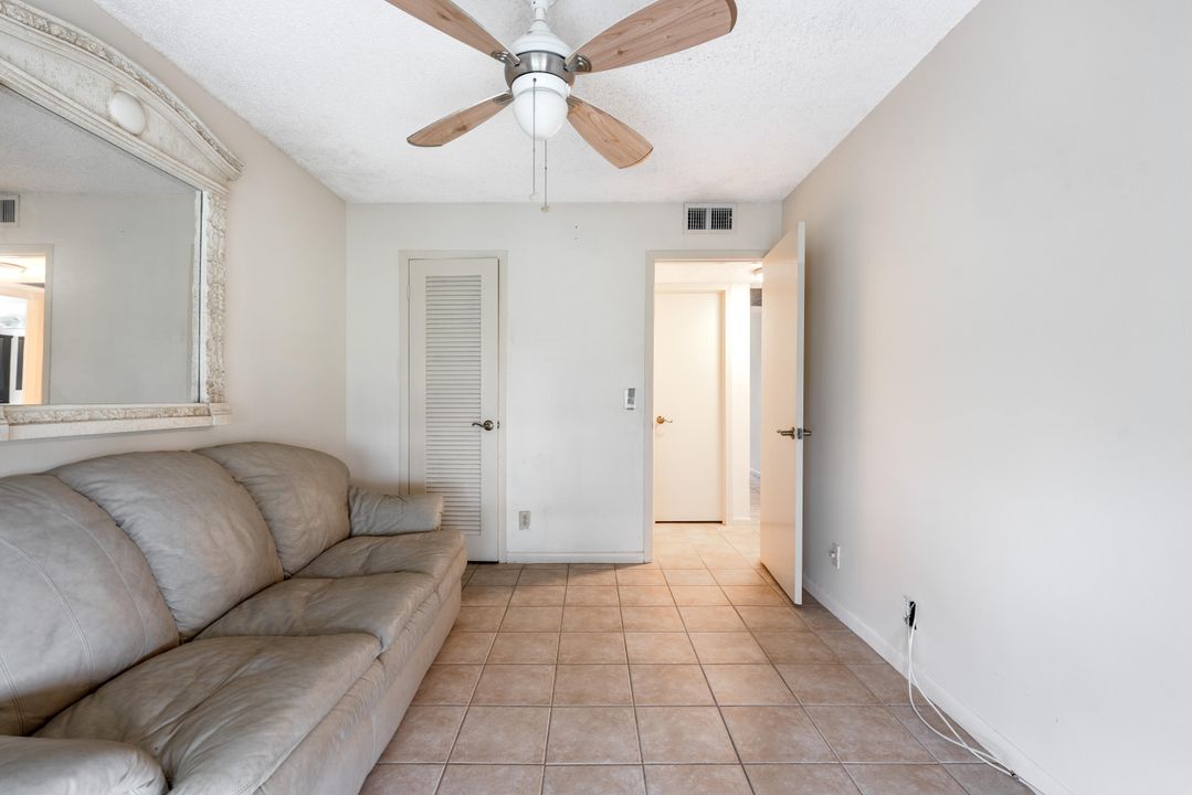 For Sale: $130,000 (2 beds, 2 baths, 819 Square Feet)