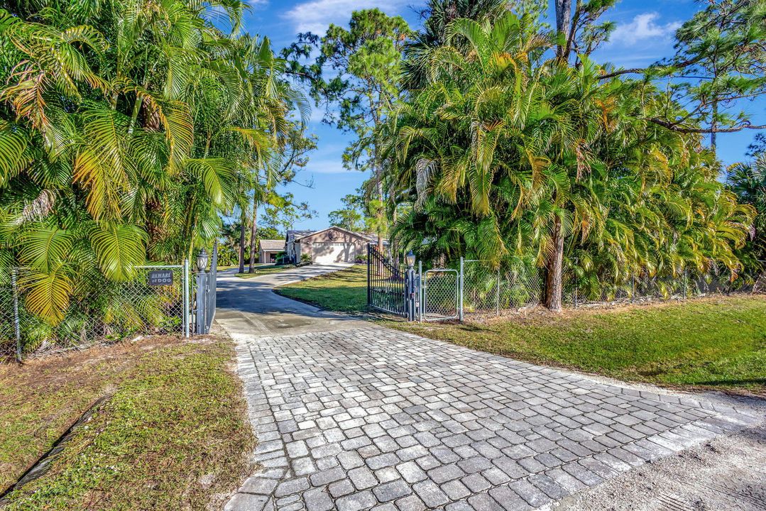 For Sale: $685,000 (3 beds, 2 baths, 1408 Square Feet)