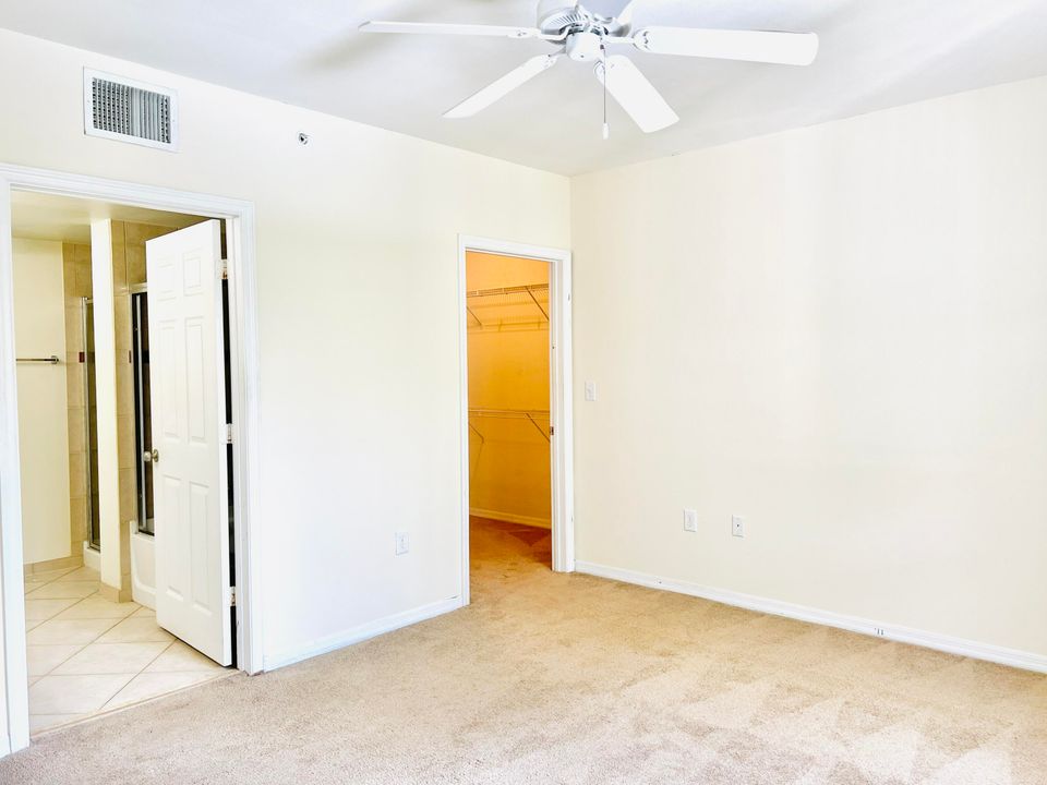 For Sale: $300,000 (2 beds, 2 baths, 1262 Square Feet)