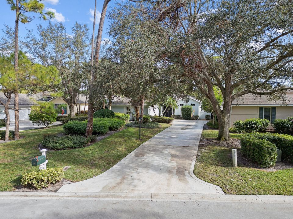 For Sale: $799,000 (3 beds, 3 baths, 2000 Square Feet)