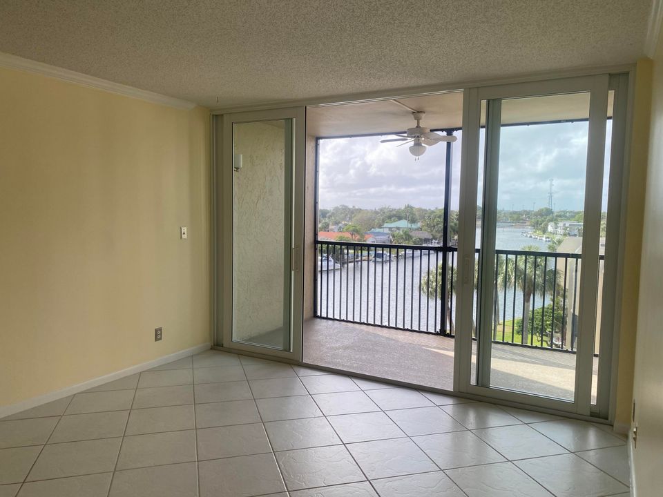 For Rent: $2,950 (2 beds, 2 baths, 1095 Square Feet)