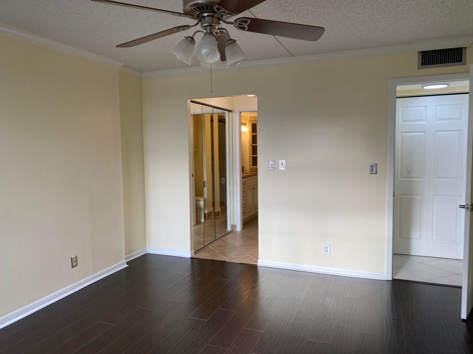 For Rent: $2,950 (2 beds, 2 baths, 1095 Square Feet)