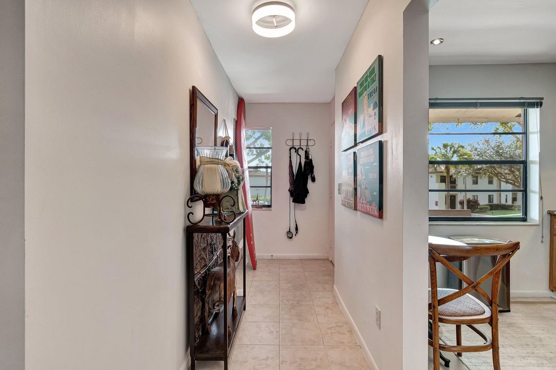 For Sale: $224,888 (2 beds, 2 baths, 1216 Square Feet)