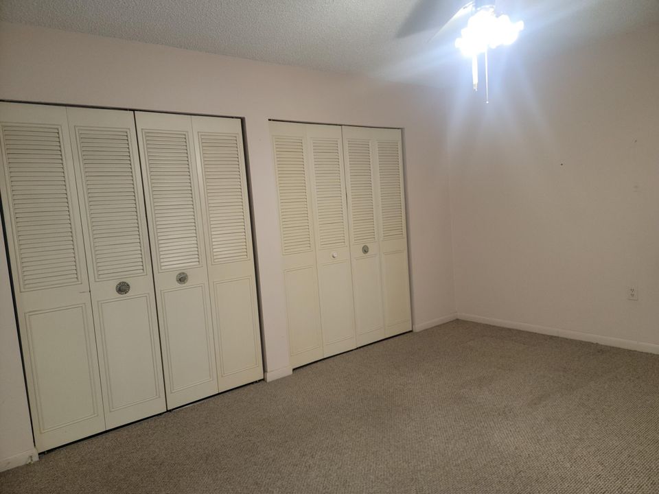 For Sale: $99,900 (1 beds, 1 baths, 726 Square Feet)