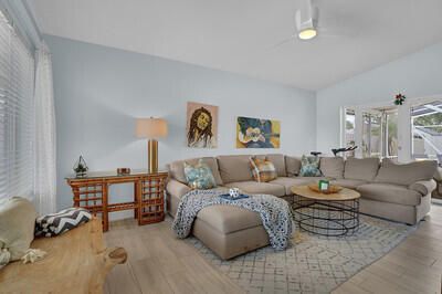 For Sale: $649,000 (3 beds, 2 baths, 1280 Square Feet)