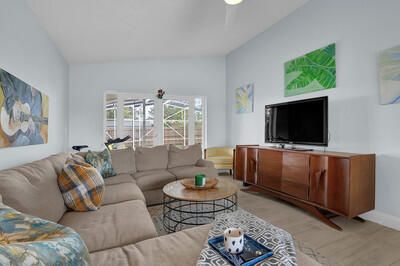 For Sale: $649,000 (3 beds, 2 baths, 1280 Square Feet)