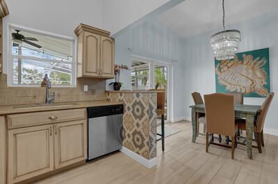 For Sale: $649,000 (3 beds, 2 baths, 1280 Square Feet)