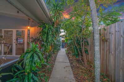 For Sale: $649,000 (3 beds, 2 baths, 1280 Square Feet)