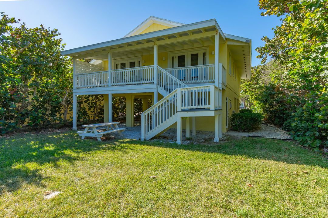 For Sale: $1,995,000 (3 beds, 2 baths, 1440 Square Feet)