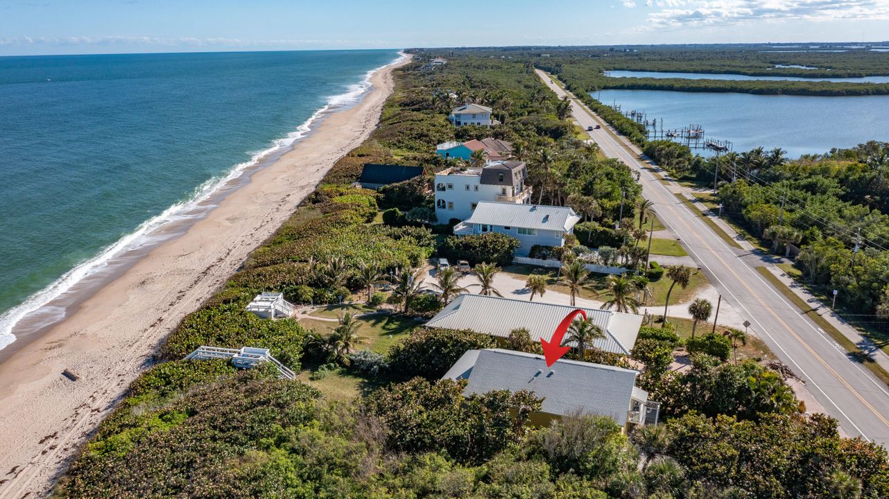 For Sale: $1,995,000 (3 beds, 2 baths, 1440 Square Feet)