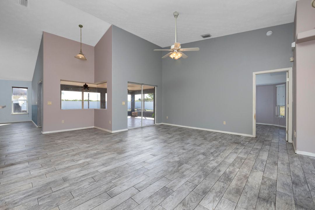 For Sale: $409,000 (3 beds, 3 baths, 2083 Square Feet)