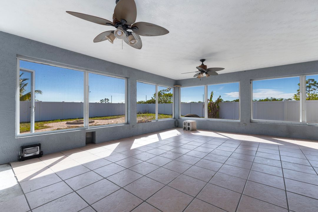 For Sale: $409,000 (3 beds, 3 baths, 2083 Square Feet)