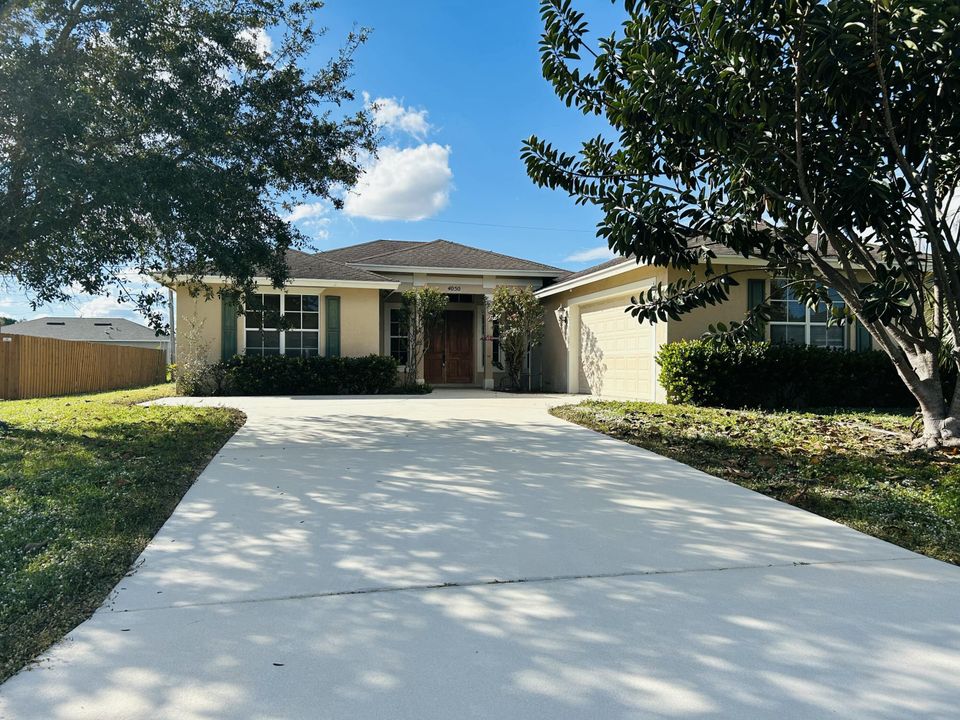 For Sale: $380,000 (3 beds, 2 baths, 1999 Square Feet)