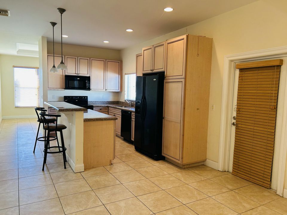 For Sale: $380,000 (3 beds, 2 baths, 1999 Square Feet)